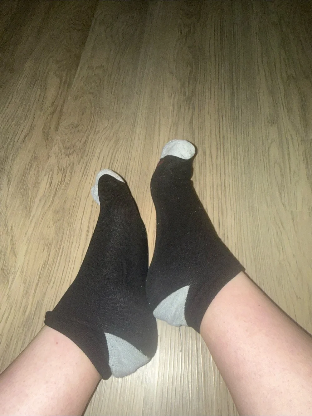Women’s WORN No-Show Low-Cut Socks in Black and Gray